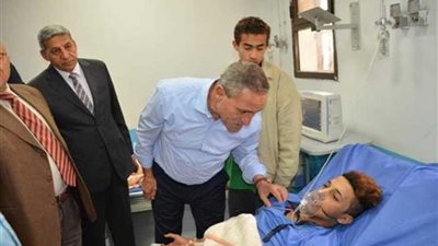 محافظ الإسماعيلية يتابع ميدانيًا السيطرة على حريق مستشفى جامعة قناة السويس