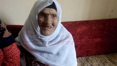 الحاجة فهيمة: عاصرت رؤساء مصر من الملك فاروق للسيسي وشعرت بأن الإخوان احتلال.. بالصور