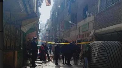 انهيار جزء عقار قديم بعد إنفجار ماسورة غاز بالزواية الحمراء 