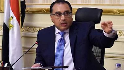 رئيس الوزراء يؤكد تشجيع الدولة للسيارات الكهربائية