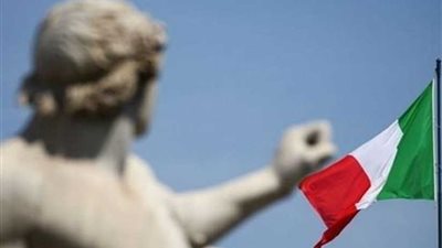 إيطاليا ترفض استقبال 64 مهاجرًا أنقذتهم منظمة ألمانية