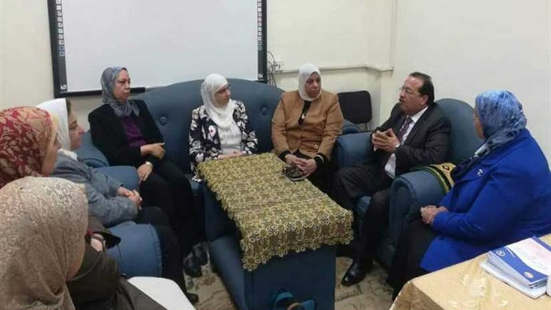 رئيس جامعة طنطا يبحث