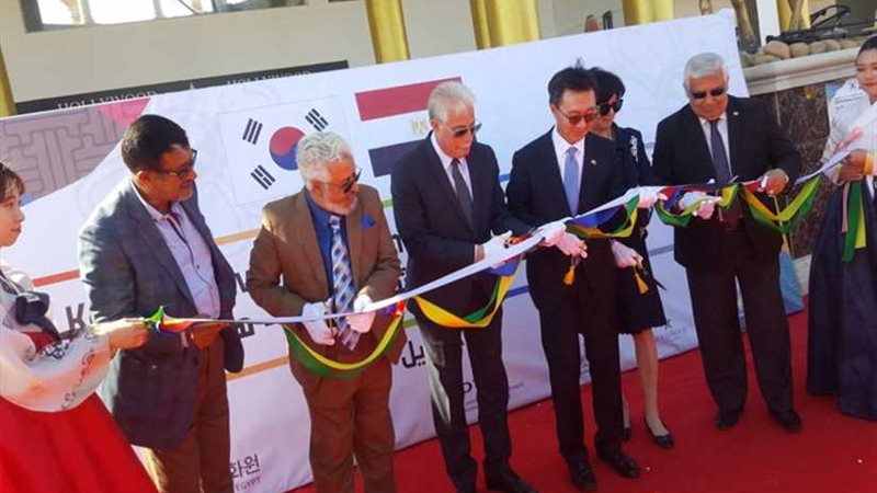 افتتاح المهرجان الثقافي