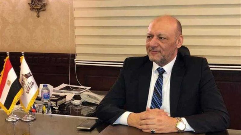 مصر الثورة يلقن معتز