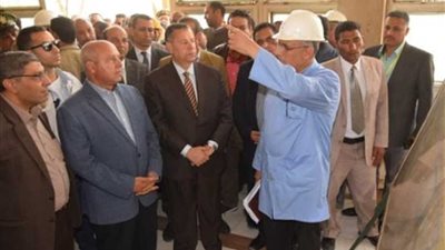 وزير النقل ومحافظ بني سويف يتفقدان ورش سكك حديد كوم أبوراضي