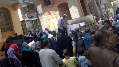 بالصور.. توزيع 3 آلاف كرتونة مواد غذائية مدعمة بقها