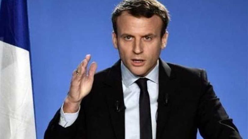 الرئيس الفرنسي يأسف