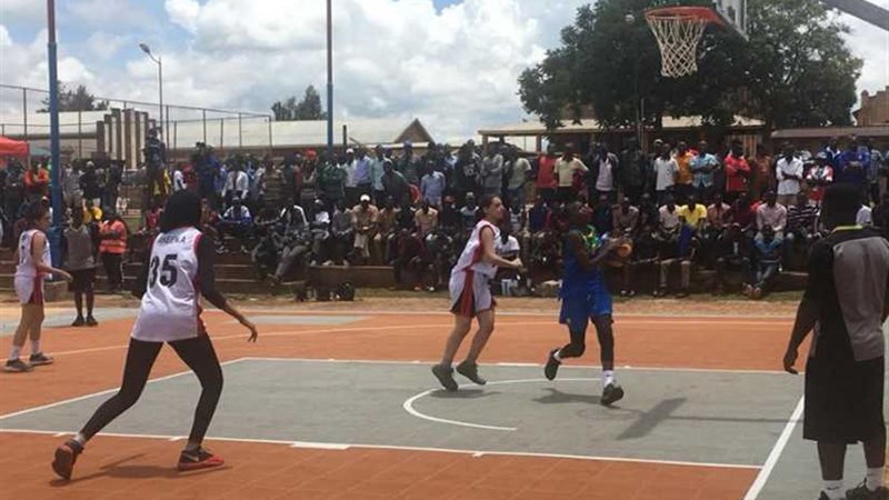 فضية لرجال الكرة