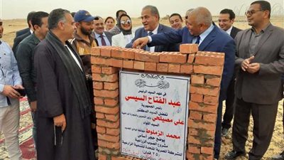 وزير التموين يضع حجر الأساس لمشروع الصوب الزراعية بالوادي الجديد