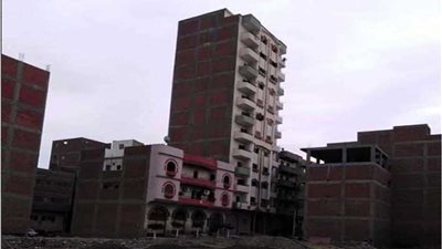 مافيا الأبراج المخالفة تتحدى قرارات الإزالة في الغربية