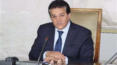 وزير التعليم العالي يتوجه لباريس للمشاركة في الدورة 206 للمجلس التنفيذى لـ