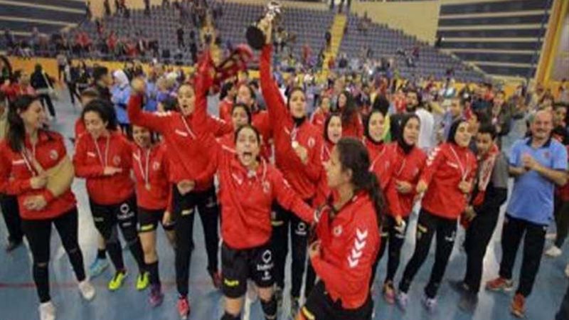 سيدات يد الأهلي يتوجن