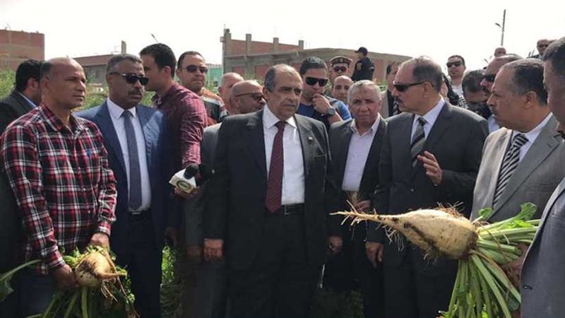 وزير الزراعة يتفقد