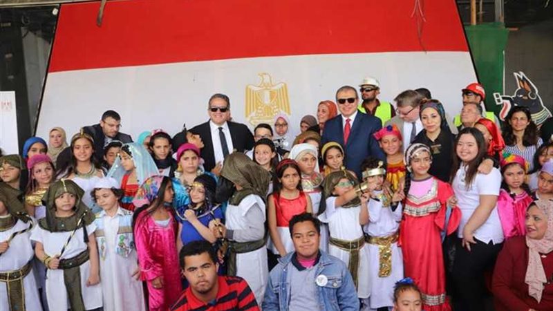 شاهد..وزيرا الآثار