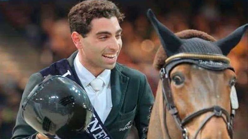 عبد القادر سعيد يحتل