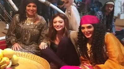 الصورة الأولى للغجرية حورية فرغلي في 