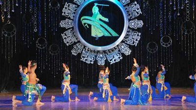 سيرلانكا تغنى بالمصري 