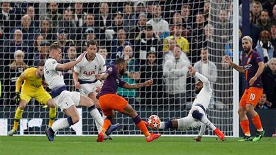 توتنهام يفلت من أنياب مانشستر سيتي في الشوط الأول