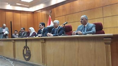 محافظ القليوبية في حوار مفتوح بقيادات مراكز الشباب