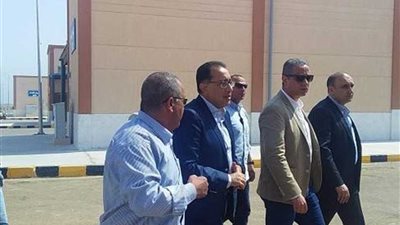 رئيس الوزراء يتفقد موقع مدينة رشيد الجديدة