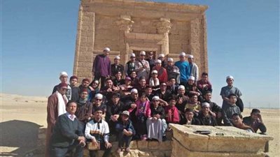 وفد سياحي من ألمانيا وماليزيا يزور المناطق الأثرية في المنيا