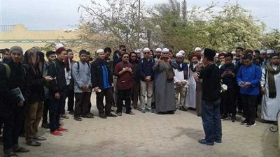 200 سائح ماليزي في زيارة لأضرحة الصحابة في البهنسا ببني مزار