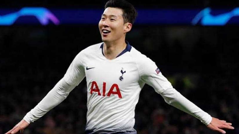 توتنهام يُعاقب مانشستر