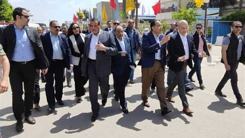 مدبولى يتفقد مستشفى