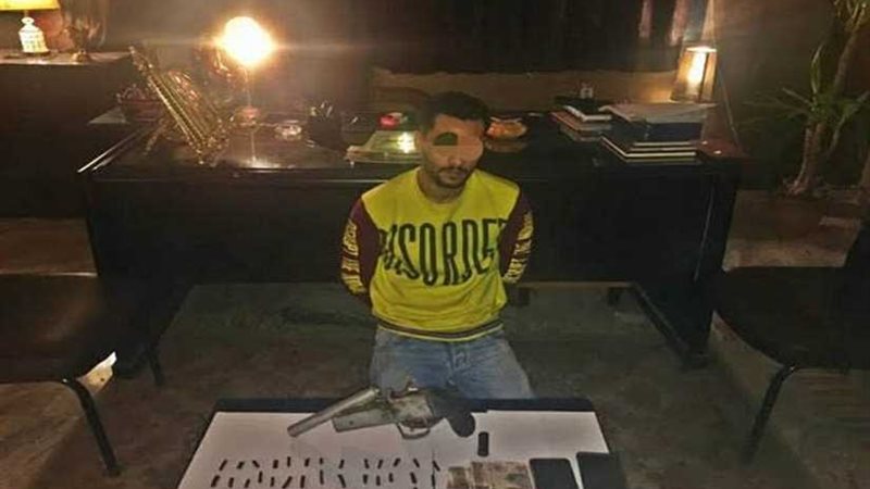 ضبط الدلوعة بحوزته