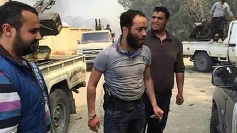 شباب الميليشيات يفتحون