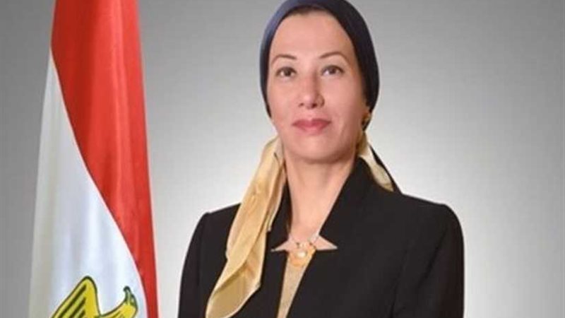 وزيرة البيئة تستعرض