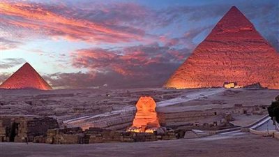 سفح الأهرامات يستعد لاستقبال رموز الكرة الأفريقية بحفل قرعة 