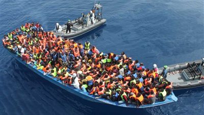 سلطات المكسيك تنقذ 143 مهاجرًا هندوراسيا مختطفين