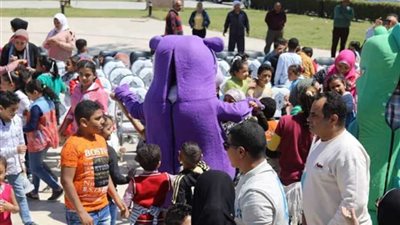 استضافة ١٣٠طفلا من جمعيات رعاية الأيتام احتفالا بيوم اليتيم بساحة الهناجر