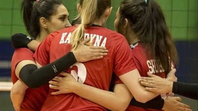 سيدات طائرة الأهلي أمام الشمس في لقاء التتويج بالدوري