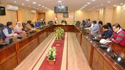 محافظ أسيوط يوجه بتحديث بيانات فرص العمل المتاحة