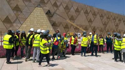 طلاب القاهرة في ضيافة رمسيس الثاني