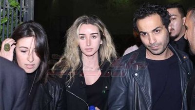 أبرزهم أحمد فهمي وهنا الزاهد.. نجوم الفن في عزاء محمود الجندي (صور)