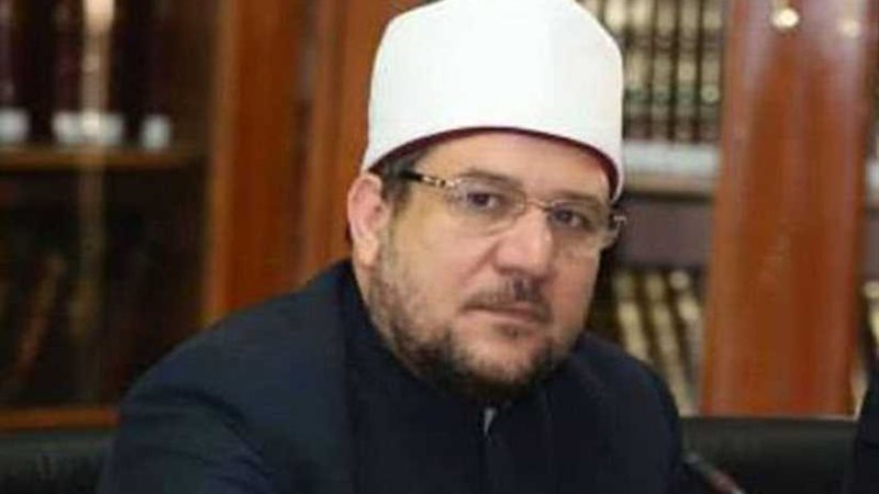 وزير الأوقاف يلتقي