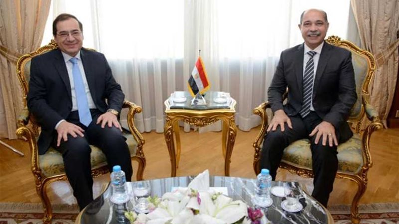 المصري والملا يجتمعان