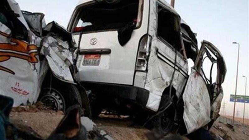 مصرع وإصابة 11 بتصادم
