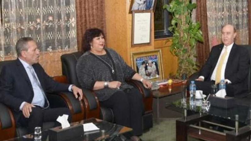 وزيرة الثقافة تلتقي