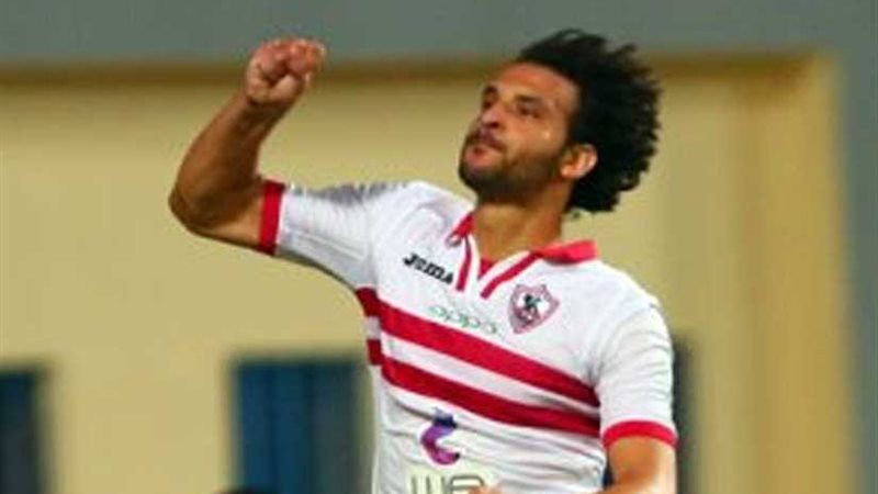 محمود علاء يقلص الفارق