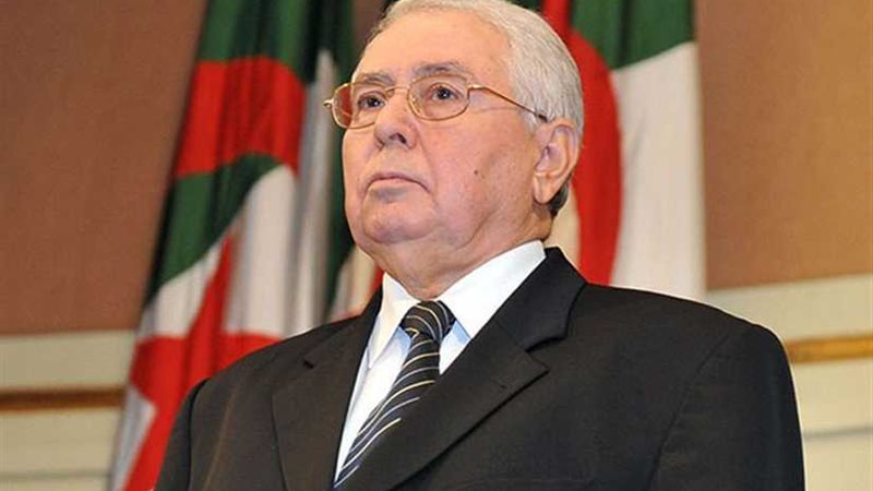 الرئيس الجزائري يطالب