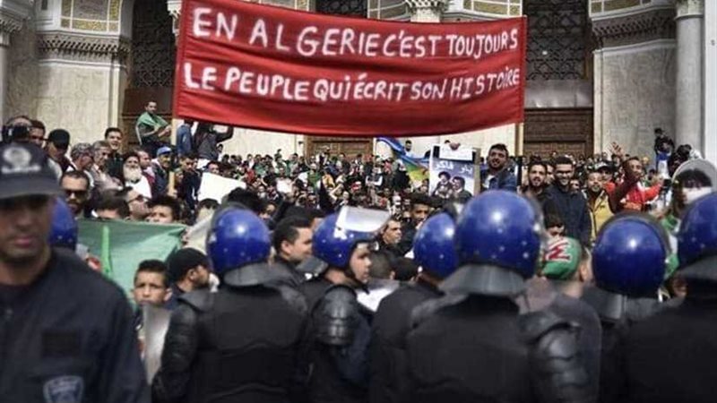 الجزائر تنتظر الجمعة