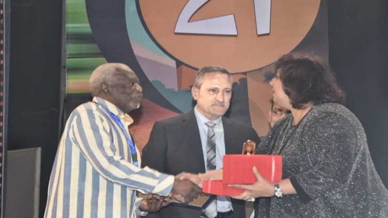 وزيرة الثقافة ومحافظ