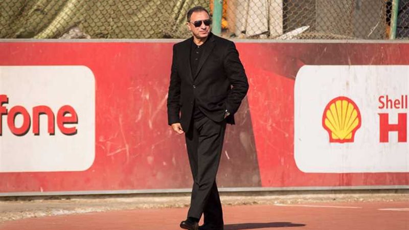 الخطيب يؤازر الأهلي