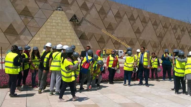 طلاب القاهرة في ضيافة