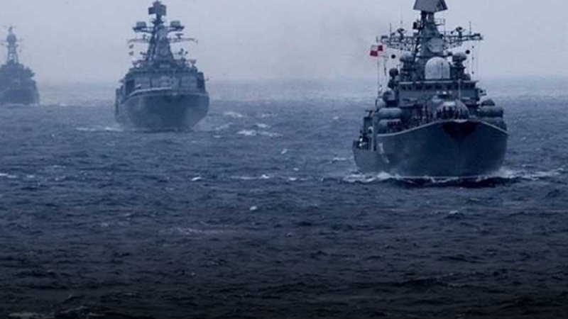سفن حربية روسية تجري