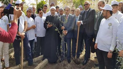 رئيس جامعة الأزهر يدشن 